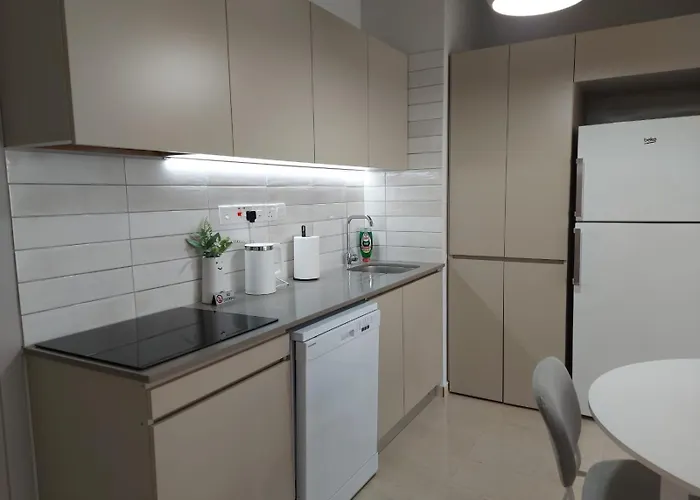 Διαμέρισμα Bird's Nest, Close To Emu, In The Center *