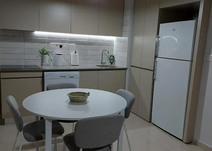 Bird's Nest, Close To Emu, In The Center Apartmán Dherinia